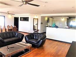 20th Floor 2-bed Condo With Stunning Views