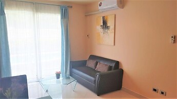 1 bed Condo With Direct Pool Access, Jomtien