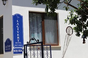 Lacivert Otel Akyaka