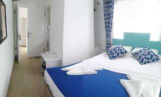 Lacivert Otel Akyaka