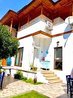 Lacivert Otel Akyaka