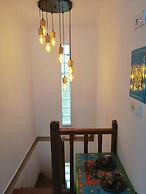 Lacivert Otel Akyaka