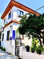 Lacivert Otel Akyaka