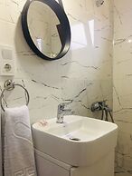 Lacivert Otel Akyaka