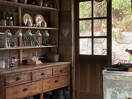 Unique off Grid Tree-house Stay in oak Woodland