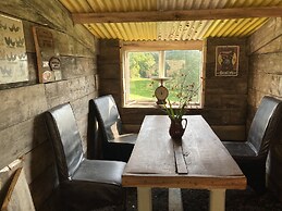 Unique off Grid Tree-house Stay in oak Woodland