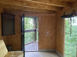 Unique off Grid Tree-house Stay in oak Woodland