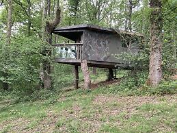 Unique off Grid Tree-house Stay in oak Woodland