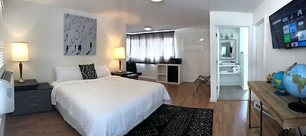 Dame Fortune's Cottage Court