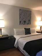 Dame Fortune's Cottage Court