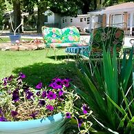 Dame Fortune's Cottage Court