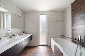 Montreux Panoramic Views 4BD Apartment