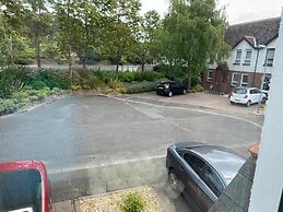 Remarkable 3-bed House in Belfast