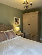 Remarkable 3-bed House in Belfast