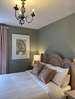 Remarkable 3-bed House in Belfast