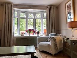 Remarkable 3-bed House in Belfast