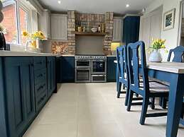 Remarkable 3-bed House in Belfast