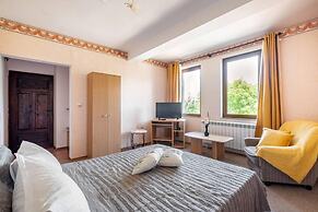 Lovely 5-bed Authentic House in the Arbanasi
