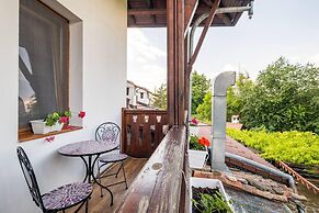 Lovely 5-bed Authentic House in the Arbanasi
