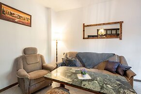 Lovely 5-bed Authentic House in the Arbanasi