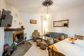 Lovely 5-bed Authentic House in the Arbanasi