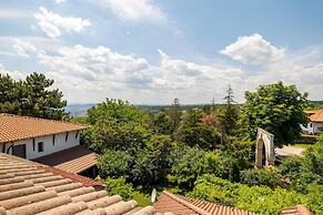 Lovely 5-bed Authentic House in the Arbanasi
