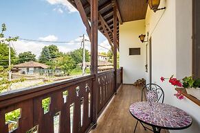 Lovely 5-bed Authentic House in the Arbanasi