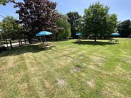 Brundish, Suffolk Barn, 2 Bed Idyllic 6 Acres