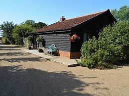 Brundish, Suffolk Barn, 2 Bed Idyllic 6 Acres