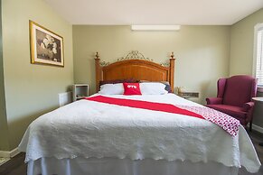 OYO Hotel Calhoun, GA I-75