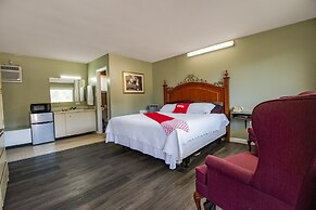 OYO Hotel Calhoun, GA I-75