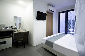 Victoria Hotel, a NuVe Group Collection