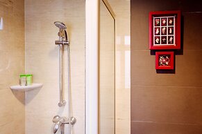 Victoria Hotel, a NuVe Group Collection