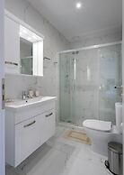 Lush Emerald apt in the heart of Athens