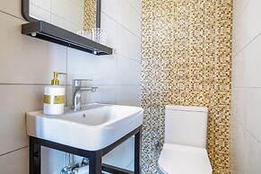 Maritinas Stone House & Apartment On The Beach