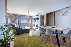 Maritinas Stone House & Apartment On The Beach