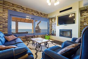 Maritinas Stone House & Apartment On The Beach