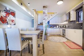 Maritinas Stone House & Apartment On The Beach