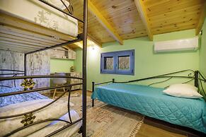 Maritinas Stone House & Apartment On The Beach