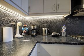 Maritinas Stone House & Apartment On The Beach