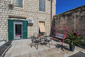 A1 - Spacious apt on the Seafront With Terrace