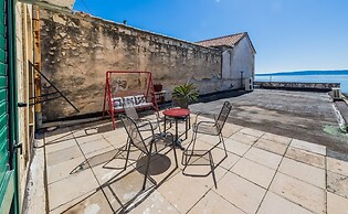 A1 - Spacious apt on the Seafront With Terrace