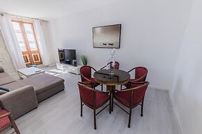 A1 - Spacious apt on the Seafront With Terrace