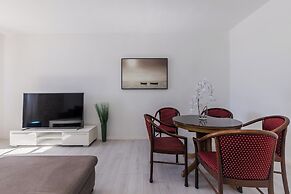 A1 - Spacious apt on the Seafront With Terrace