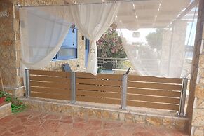 Maritinas Stone Apartment On The Beach