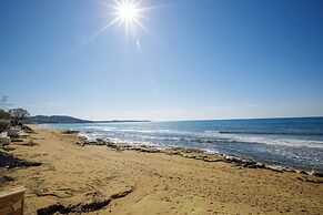 Maritinas Stone Apartment On The Beach