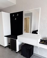 Angel Saranda Palace