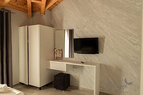 Angel Saranda Palace