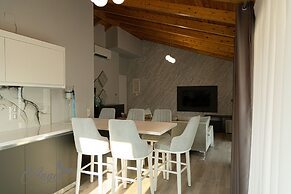 Angel Saranda Palace