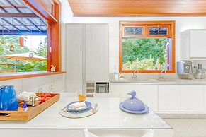 PF41 House 6 Bedrooms 300m from the Sea